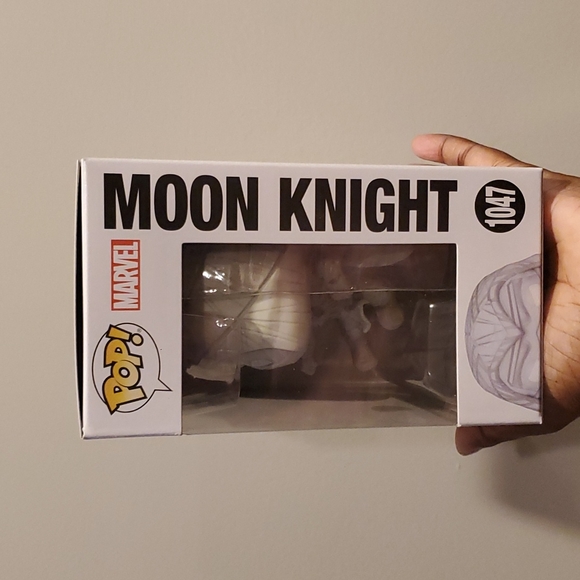 Marvel Moon Knight Funko Pop #1047 - Glow in the Dark - Picture 5 of 7